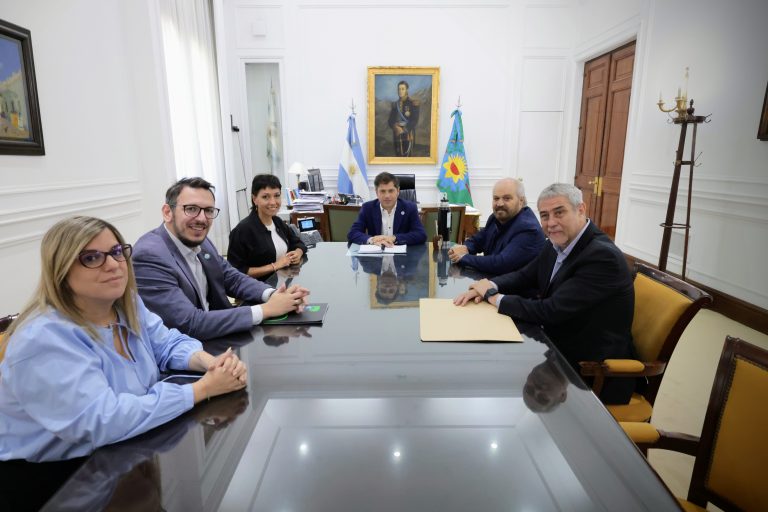 Kicillof firmó convenios para la compra de bienes de capital en Quilmes, Ezeiza y Avellaneda