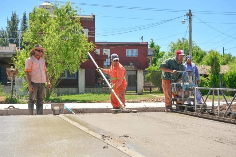 Trabajos de pavimentación en San Vicente