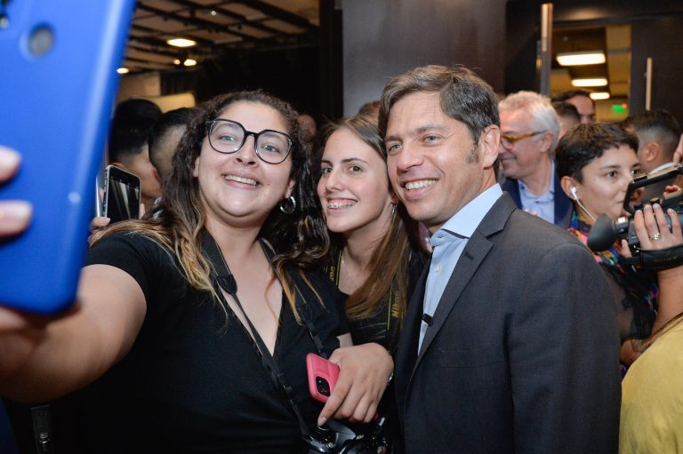Kicillof participó de un encuentro con empresarios hoteleros y gastronómicos