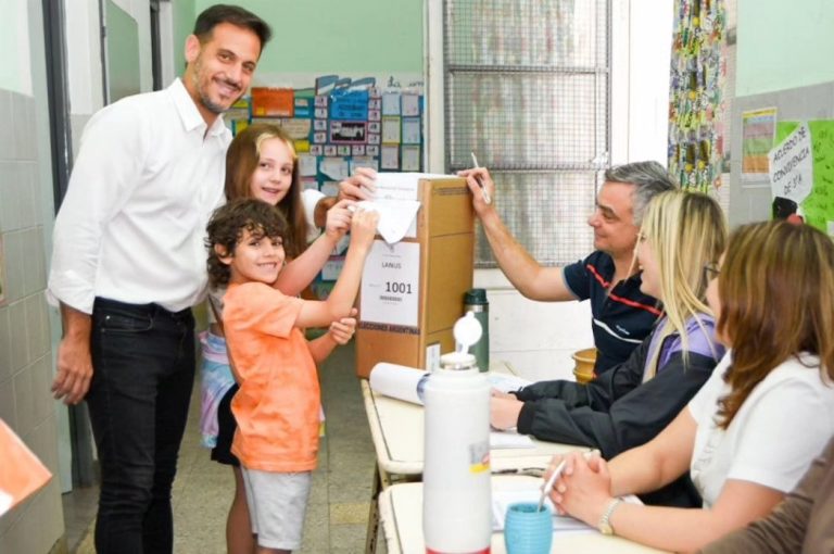 Votó Julián Alvarez en Lanús