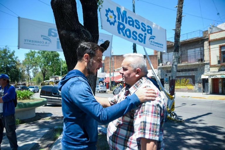 Julián Álvarez recorrió el centro comercial de Monte Chingolo