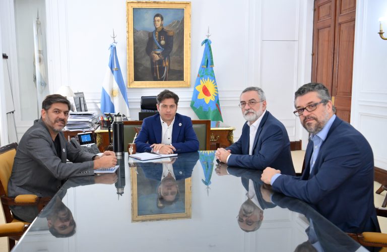 Kicillof se reunió con los embajadores de Brasil e India