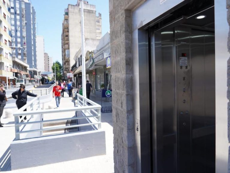 Habilitaron el ascensor para personas con movilidad reducida en el Paso Bajo Nivel Loria-Ayacucho