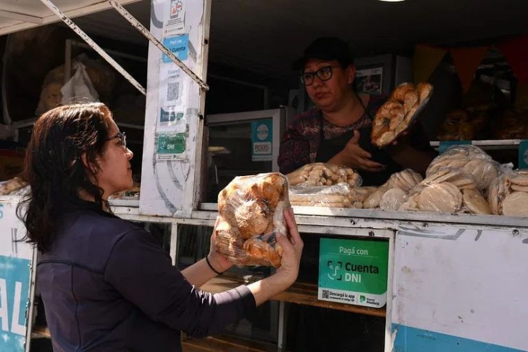 Siguen las ferias y mercados con precios accesibles en todos los barrios de Morón