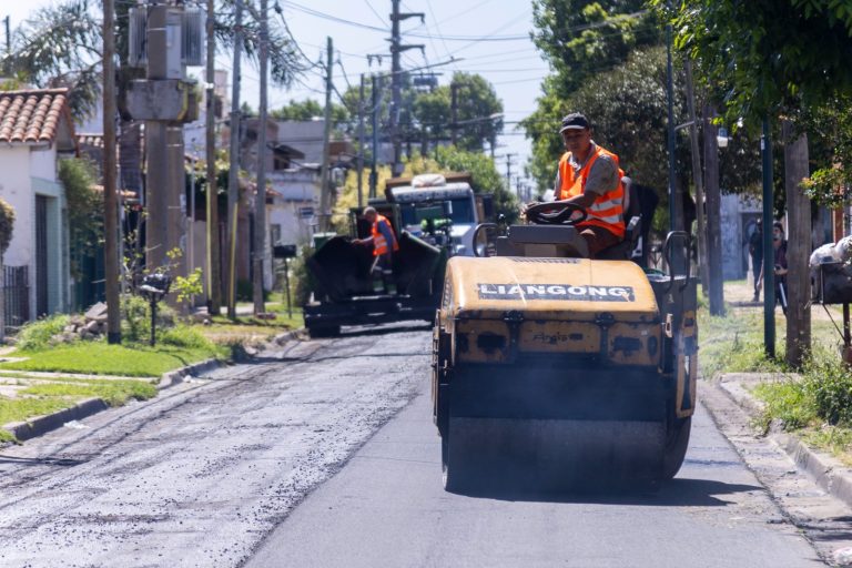 Repavimentan calles en Boulogne