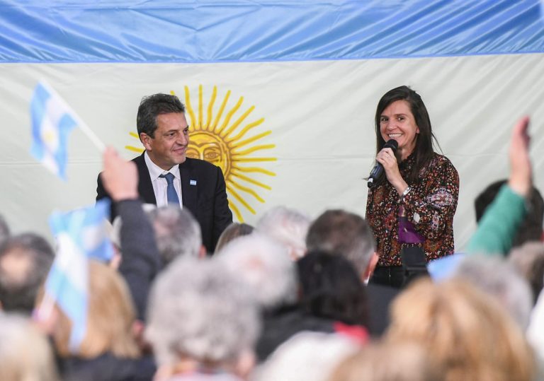 Massa se comprometió a dar una solución a 20 mil jubilados que cobran por las AFJP