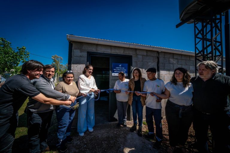 Se inauguró en Moreno el primer centro de multiplicación avícola municipal