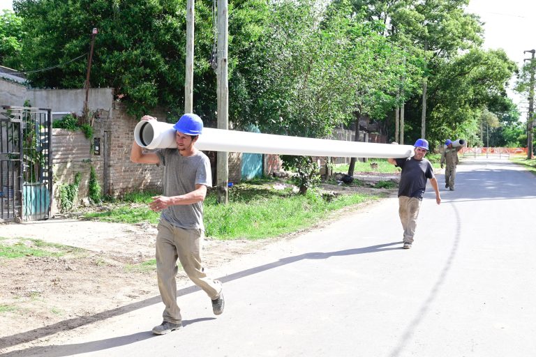 Obras en la red cloacal en Monte Grande Sur