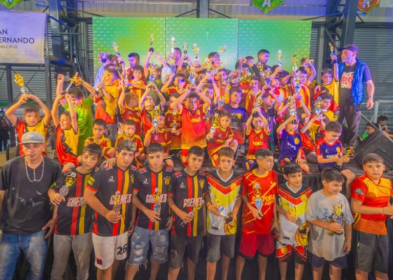 San Fernando festejó con las Ligas Municipales de Fútbol masculino y femenino