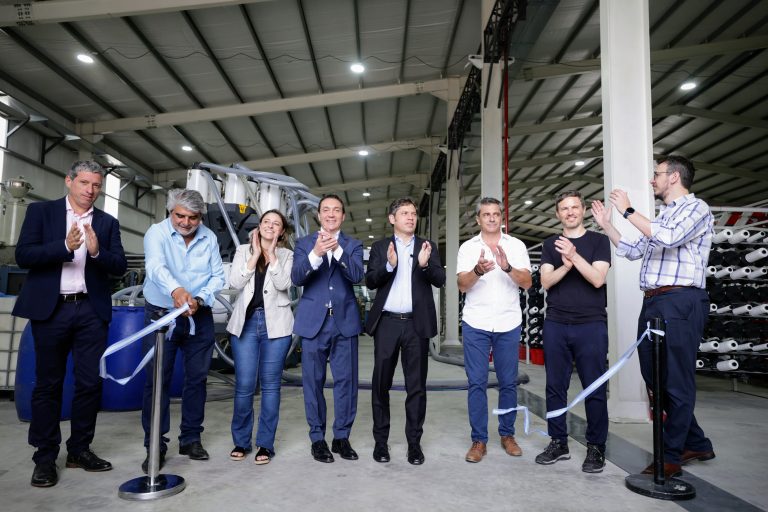 Kicillof encabezó la inauguración de nuevas empresas en el Parque Industrial de Varela