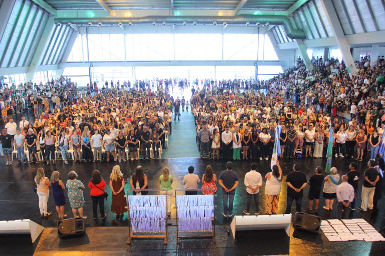 Entregaron diplomas a estudiantes del plan FinEs