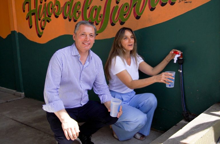 Inauguran ampliación de red de agua en Esteban Echeverría
