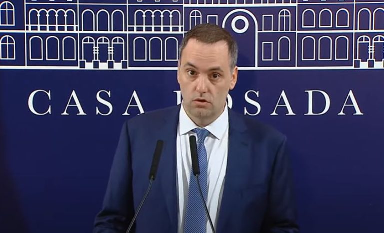 La reducción de subsidios se hará efectiva a partir del 1 de enero, anunció Adorni