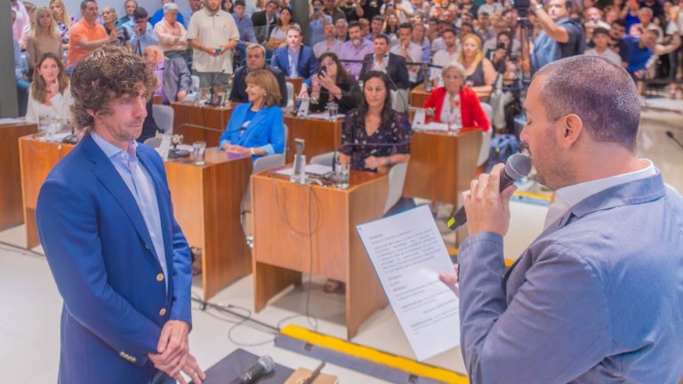 Andreotti juró en San Fernando: «Se vienen tiempos difíciles, pero desde el Municipio estaremos acompañando»