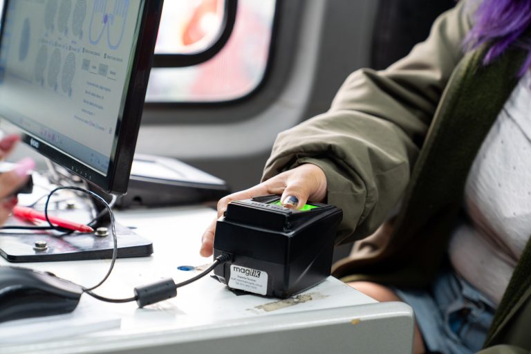 El Renaper lanza el nuevo DNI electrónico con chip y código QR