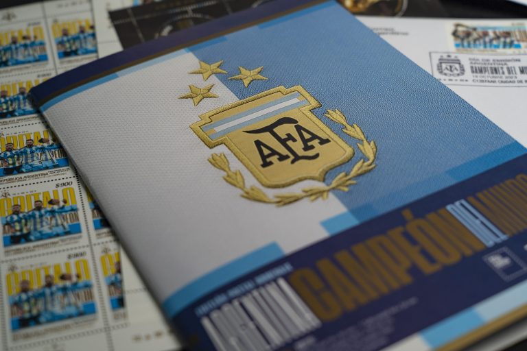 Correo Argentino lanzó una colección de sellos a un año de la obtención de la Copa del Mundo