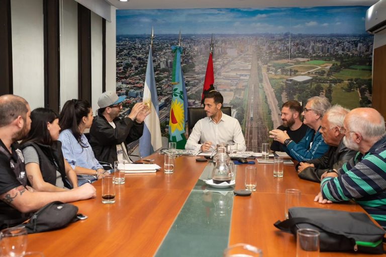 Álvarez recibió a representantes del Frente para la Recuperación Histórica e Institucional