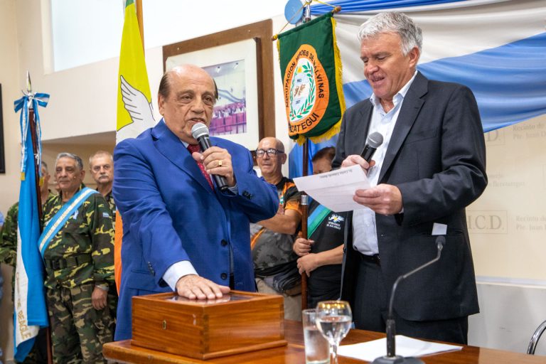 Mussi juró en Berazategui: «Que quede bien claro que yo no me voy a borrar»