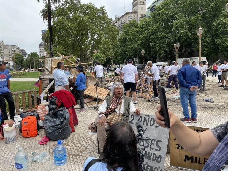 El cacique Félix Díaz acordó con Jorge Macri levantar el acampe Qom que llevaba años 