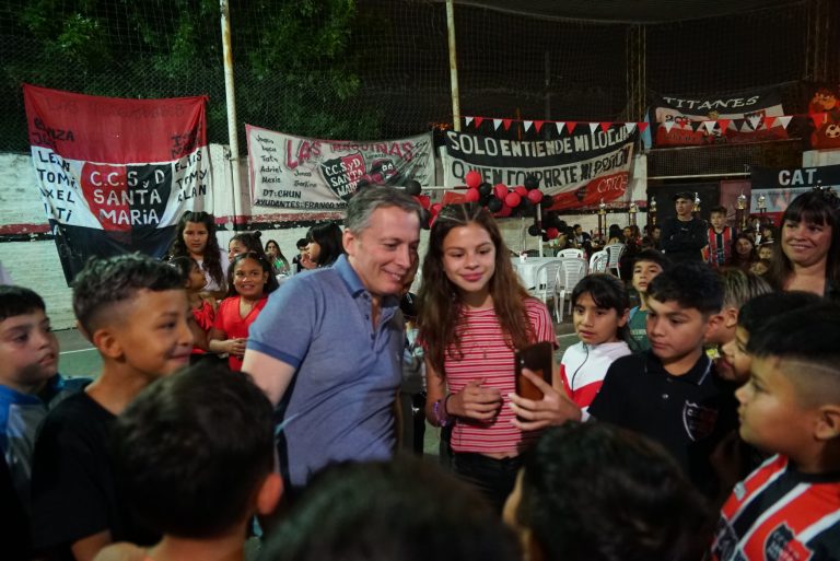 Entregan subsidio a club de El Jagüel