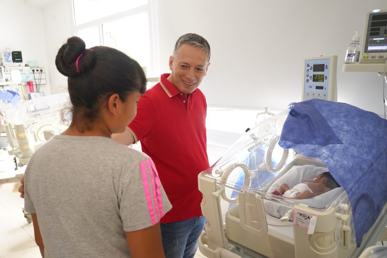 Entregaron juguetes a niños en el Hospital Santamarina