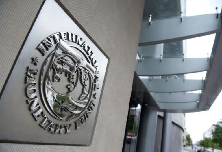 Argentina le paga mañana al FMI 900 millones de dólares
