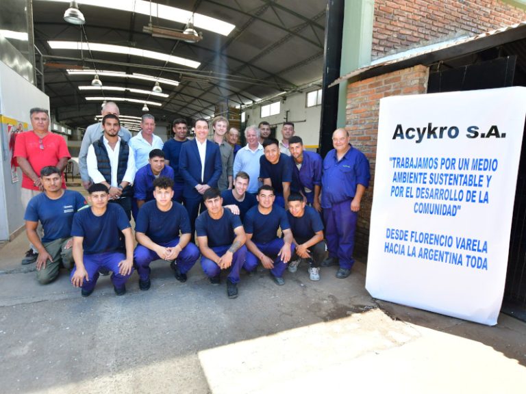 Instalan empresa papelera en Varela