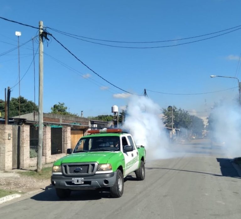 Tareas de fumigación en Esteban Echeverría