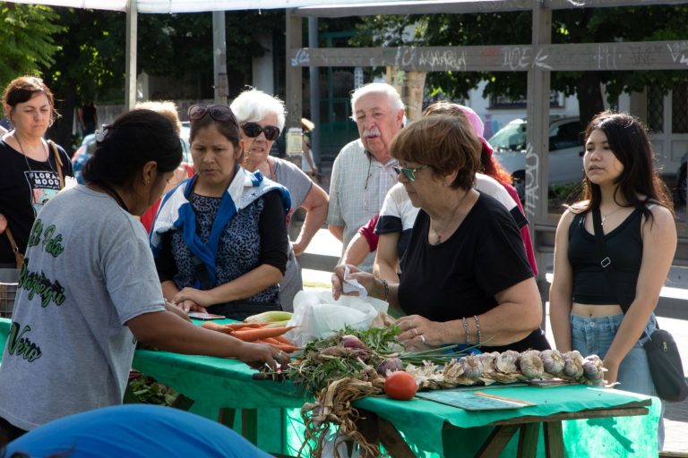 Suman productos a la Feria Agroecológica de Berazategui