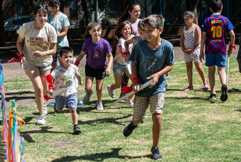 Lanzan Escuelas Abiertas de Verano en Brown