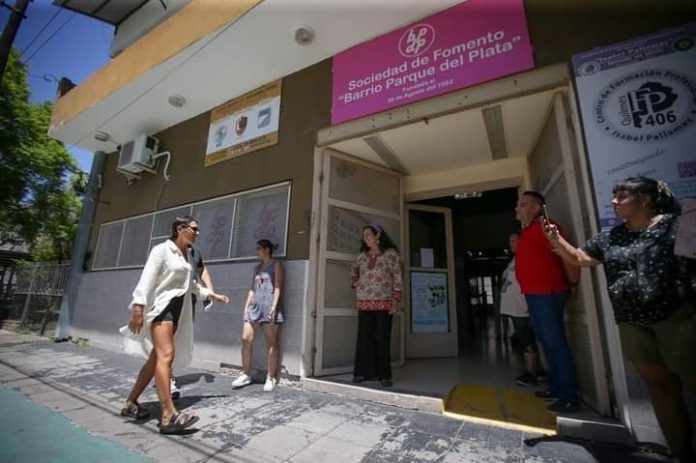 MAYRA SUPERVISÓ TRABAJOS DE BACHEO EN EZPELETA OESTE 3