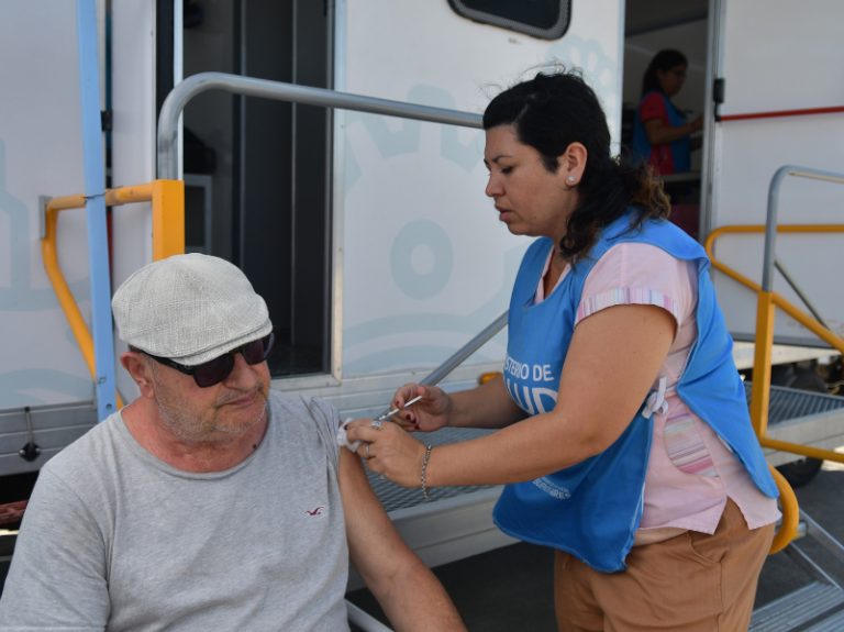 Jornada de vacunación en Villa del Plata