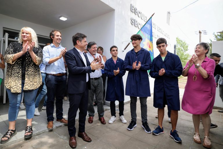 Kicillof inauguró un edificio educativo y destacó la expansión de la infraestructura escolar