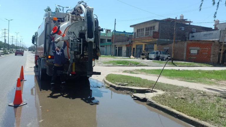 Labores de desobstrucción en Ezpeleta Oeste