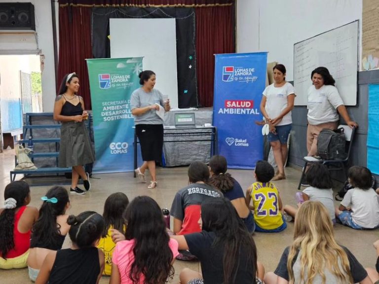 Realizan una campaña de prevención del dengue en escuelas de Lomas de Zamora