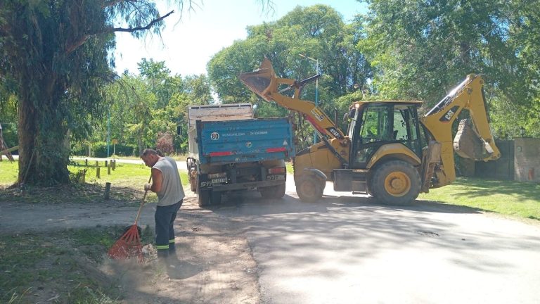 Continúan en Escobar los trabajos de bacheo, estabilizado y mantenimiento del espacio público 