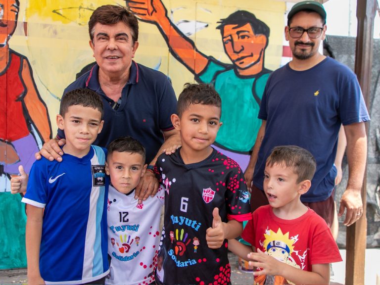 Espinoza visitó el Club Yupanqui y destacó su importancia para los jóvenes