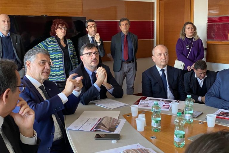 Jorge Macri se reunió en Roma por proyectos de tranvías y buses eléctricos