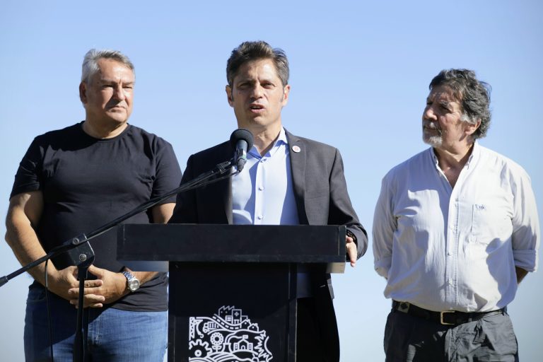 Kicillof: “Milei nos invita a una sociedad espantosa, un país en estado de disolución”