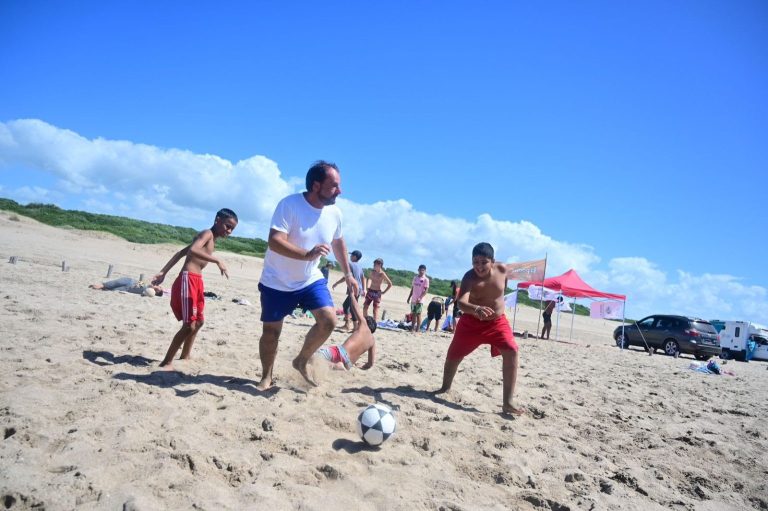 Sujarchuk compartió con chicos de Escobar una experiencia en la Costa Atlántica