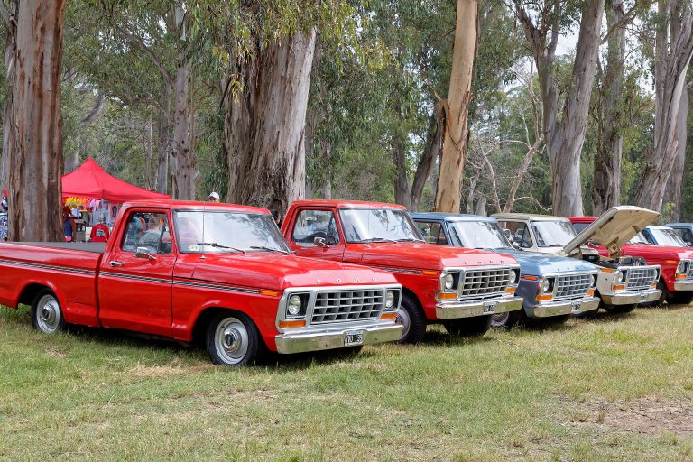 Exposición de camionetas en Parque Pereyra Iraola