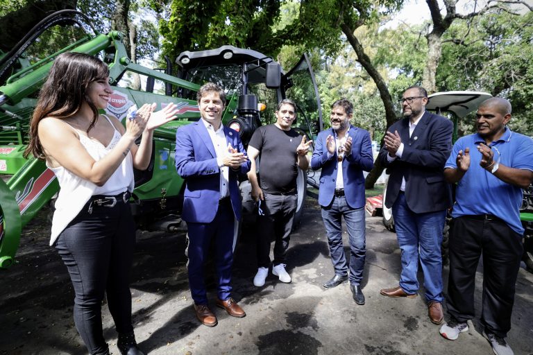 Kicillof recorrió obras en el 210° aniversario de la recuperación de la Isla Martín García