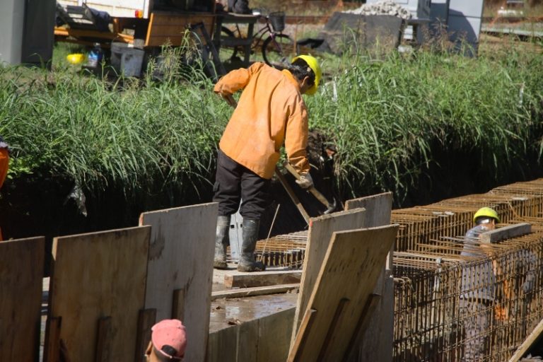 Avanza entubado del canal Rivadavia Sur en Marcos Paz