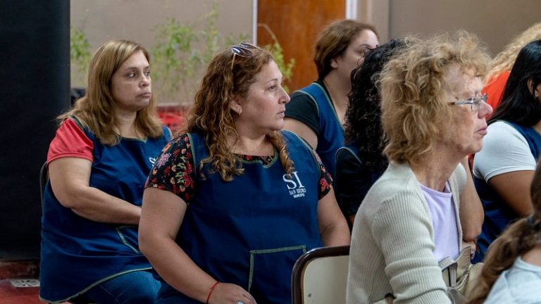 En San Isidro capacitaron a directivos y docentes en prevención del dengue
