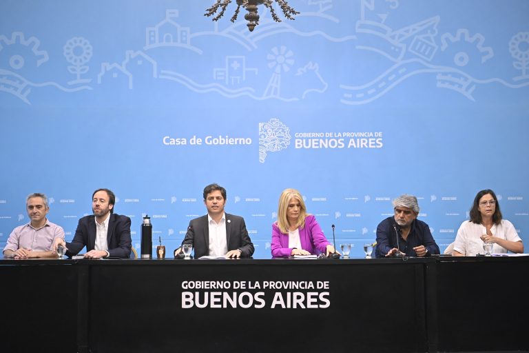 Los trabajadores estatales recibirán un aumento del 13,5% para este mes