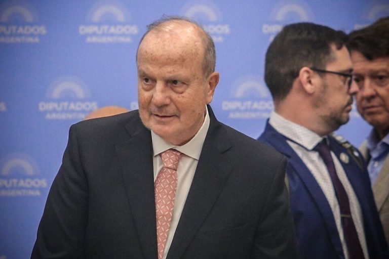 El Gobierno formalizó la renuncia de Ferraro al Ministerio de Infraestructura