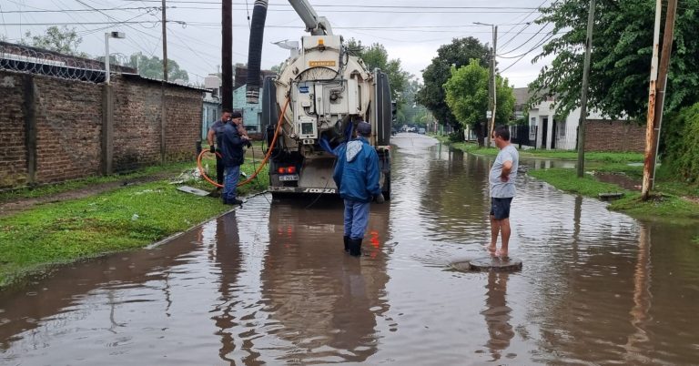 Las cuadrillas trabajan para mitigar los efectos de la tormenta en José C. Paz