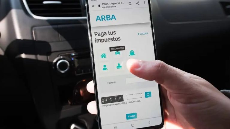 Llegan facturas de patentes con subas de hasta el 288% en la Provincia