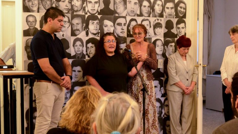 Inauguran exposición Echeverría construye memoria