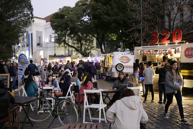 Llega «La Noche de las Mujeres» a Almirante Brown